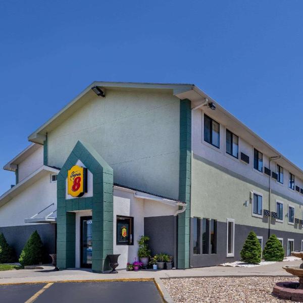 Super 8 by Wyndham Kansas City at Barry Road/Airport, Kansas City