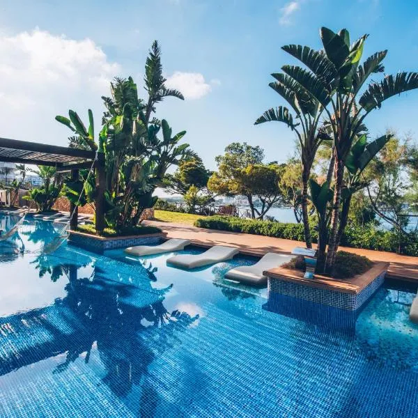 Iberostar Selection Jardín del Sol Suites - Adults Only、サンタ・ポンサのホテル