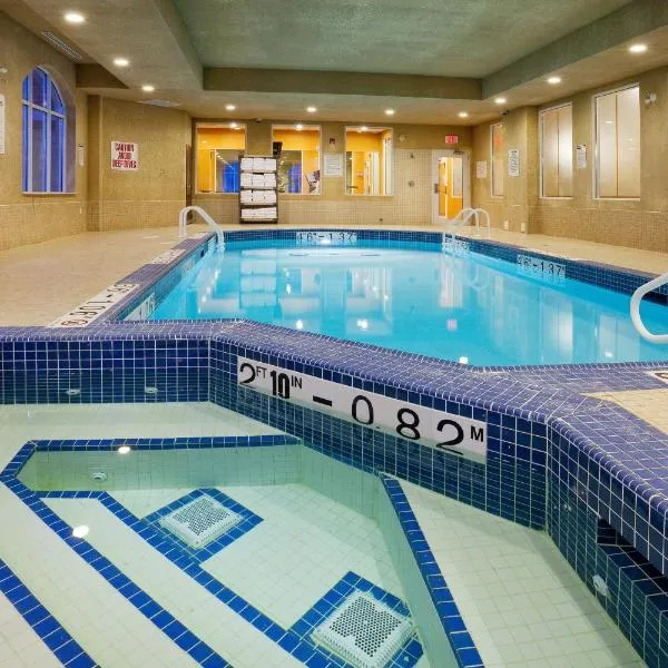 Holiday Inn Express Hotel & Suites Clarington - Bowmanville by IHG, hotel v destinaci Bowmanville