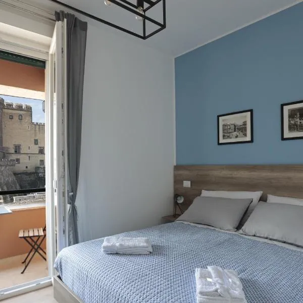 AnGiò holiday rooms, hotel en Nápoles