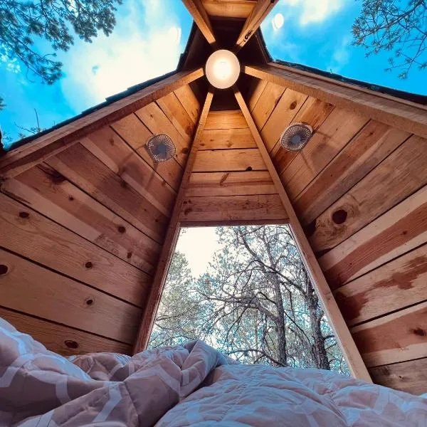 Pequeña cabaña mágica con chimenea interior, מלון בארטאגה