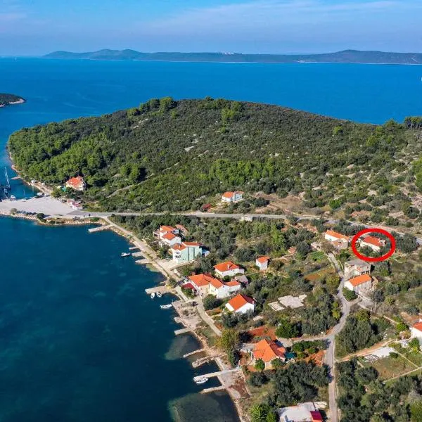 Apartments with parking space Brbinj, Dugi otok - 8160, hotel in Brbinj