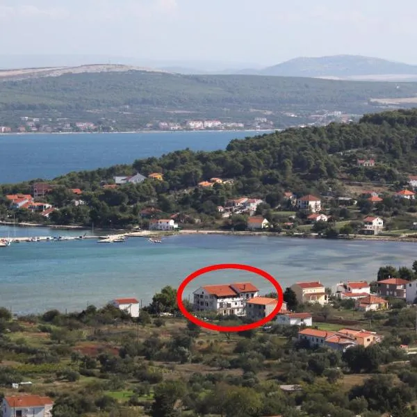Apartments and rooms by the sea Mrljane, Pasman - 8464, hotel v destinaci Neviđane