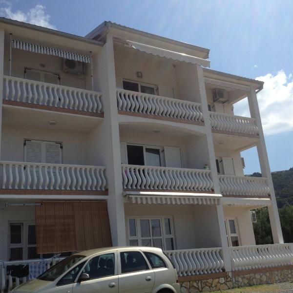 Apartments with a parking space Barbat, Rab - 11532