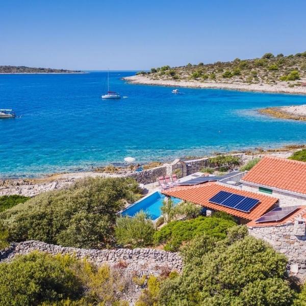 Seaside family friendly house with a swimming pool Cove Pernatice, Drvenik - 11590