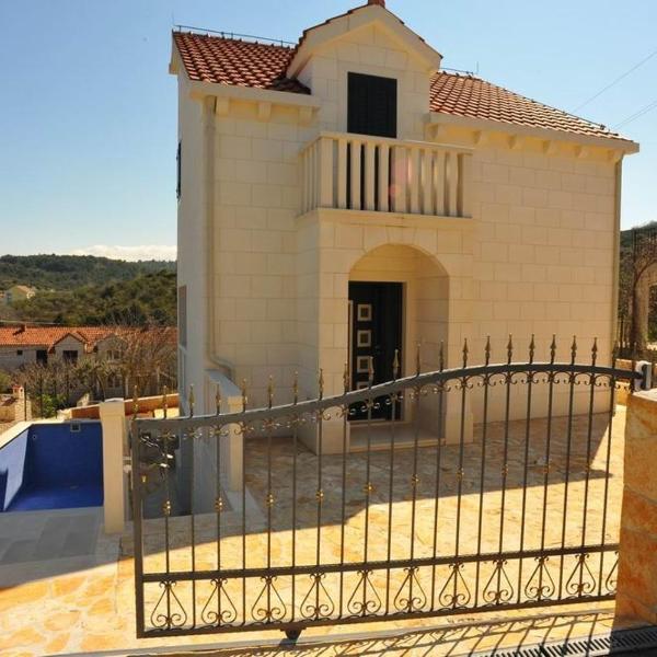 Holiday house with a swimming pool Sutivan, Brac - 11496