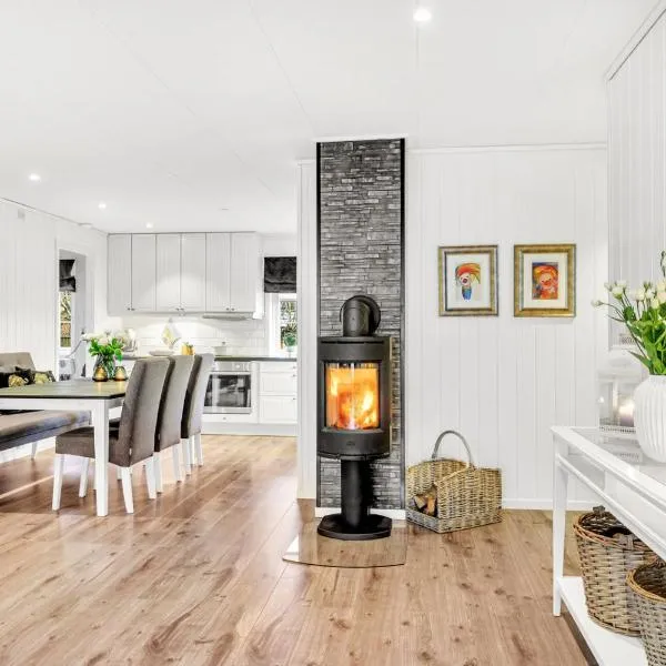 private room in shared apartment, hotel in Trondheim