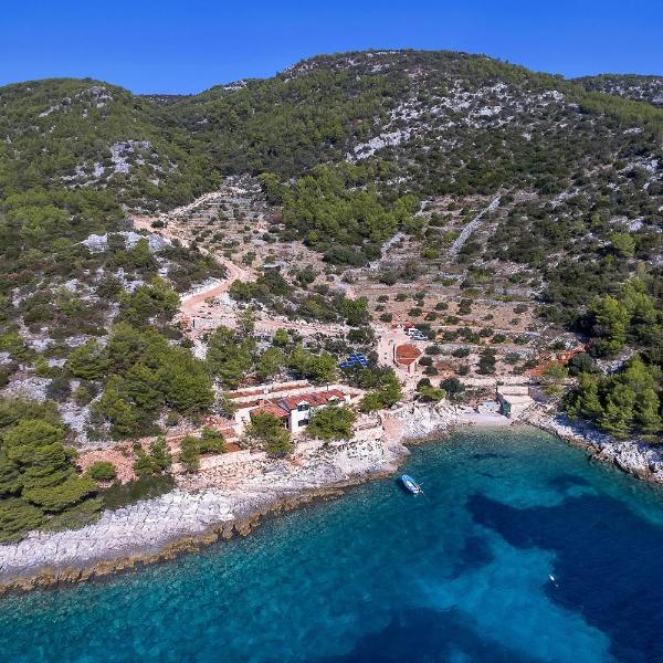 Secluded fisherman's cottage Cove Golubinka, Hvar - 14344