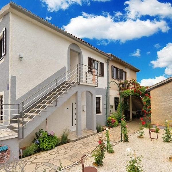 Apartments with a parking space Fazana - 16479