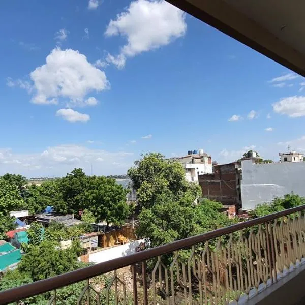 Hotel Temple On Ganges, ξενοδοχείο στο Βαρανάσι