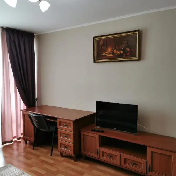 1 комнатная квартира в самом центре с видом на сквер, Hotel in Qostanai