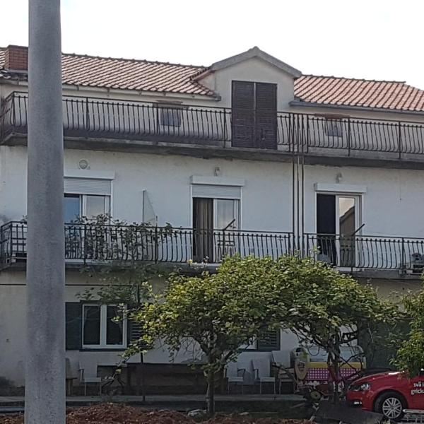 Apartments by the sea Bilice, Krka - 16689