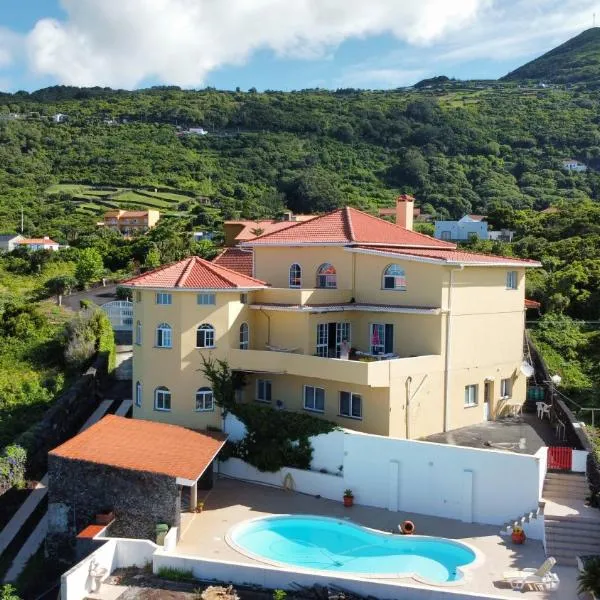 Quinta dos Dragoeiros - RRAL Nº3452, hotel in Queimada