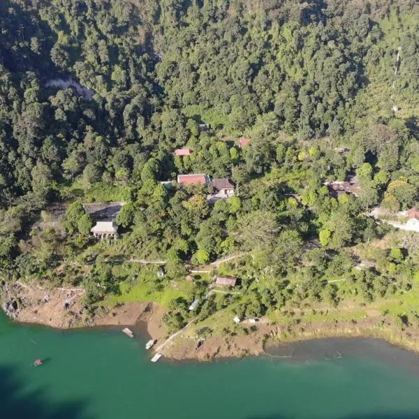 Hồ Thang Hen, hotel en Trà Linh