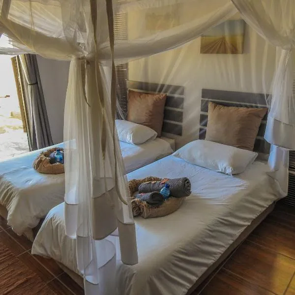 Kaoko Mopane Lodge & Campsite, hotel in Opuwo