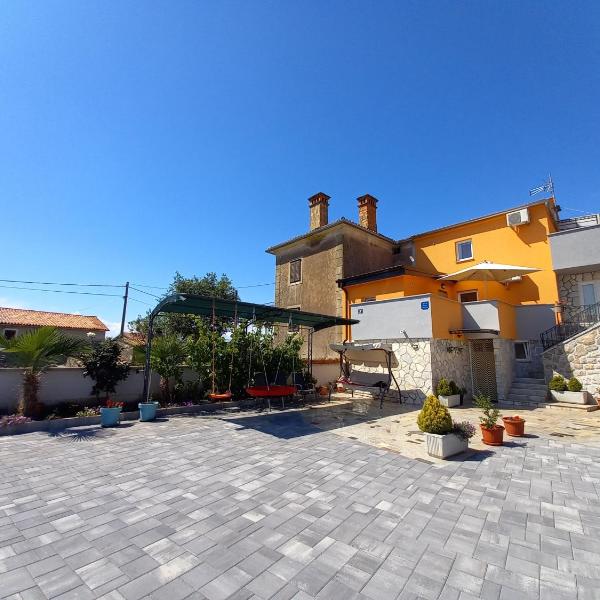 Apartment & Studio Vrdoljak