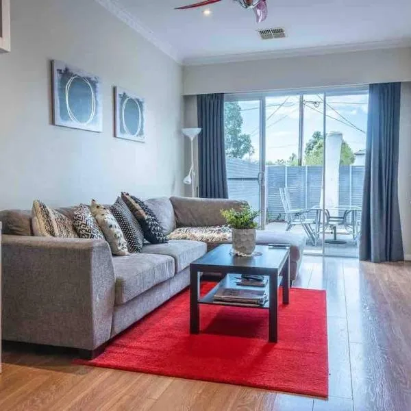 Somerton Park에 위치한 호텔 Irene's Seaside Villa