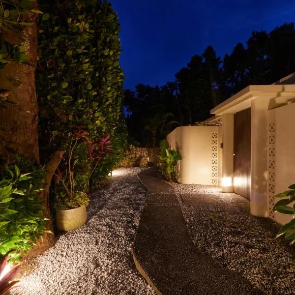 Private Villas Ryuz備瀬, hotel in Motobu