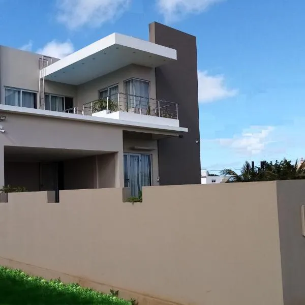 ISLAND RESIDENCE Plaisance - Mauritius - Villa with Private Pool - 15718, hotel in Plaine Magnien