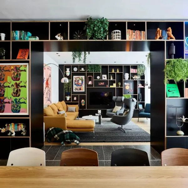 citizenM London Victoria Station, hotel in London