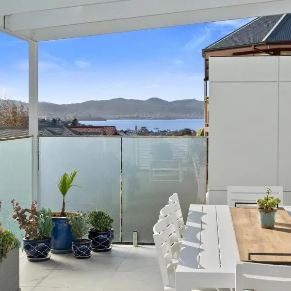 Lord Street Villa - Spacious Comfort & River Views, hotel v destinaci Hobart
