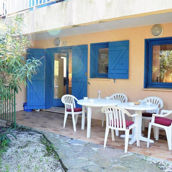 Appartement 2 pièces cabine, 6 couchages, avec piscine et terrasse ensoleillée au Lavandou - FR-1-251-235
