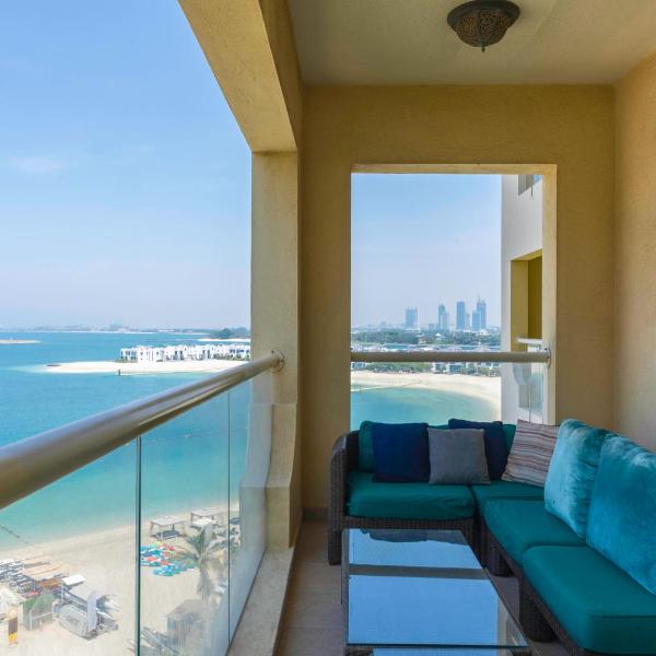 Maison Privee - Beach Access Apt with Burj & Sea Views on The Palm