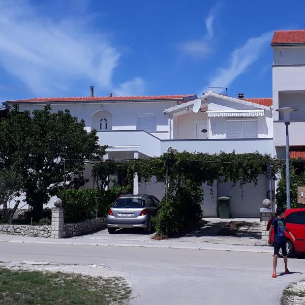 Apartments with a parking space Nin, Zadar - 5797