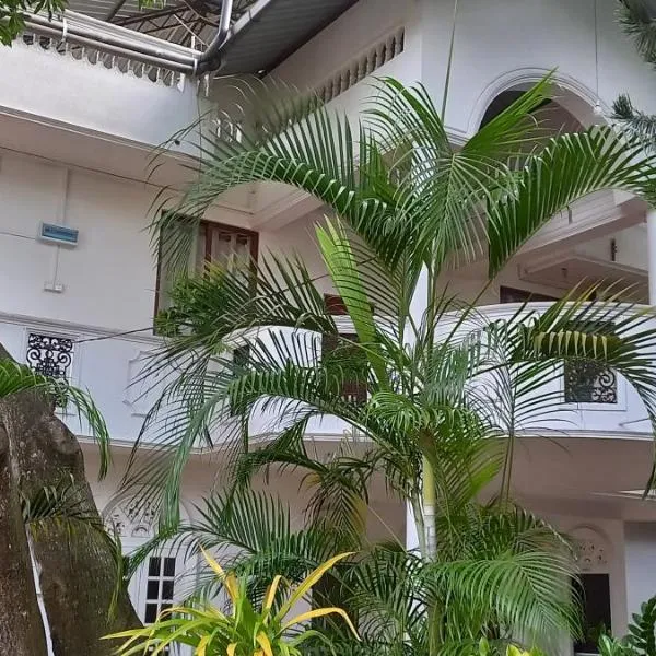 Shady transit hotel, hotel en Katunayake