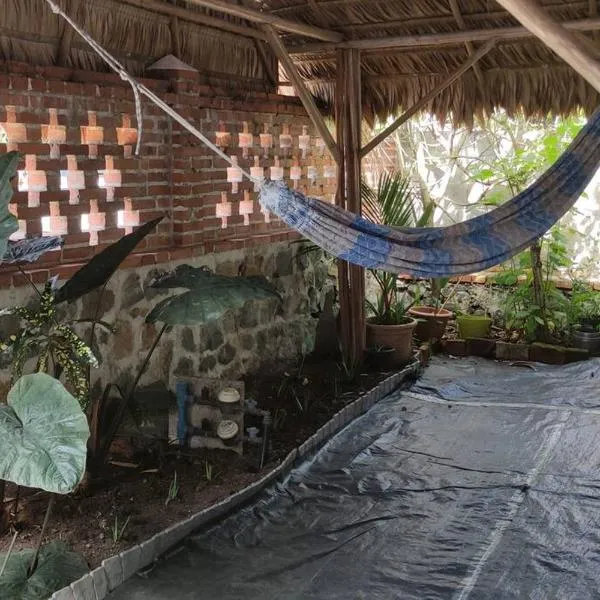 Maison dans le quartier historique de St Laurent Résidence Colibri,位于马罗尼河畔圣洛朗的酒店