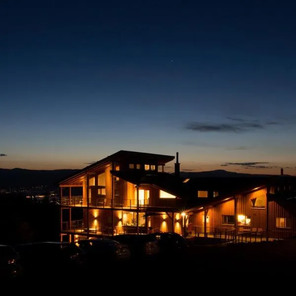 Myra Canyon Lodge, Hotel in Kelowna