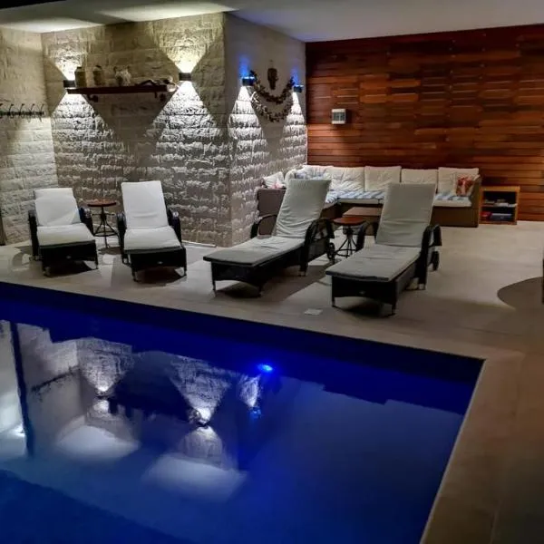 Polly Apartments with swimming pool, hôtel à Babino Polje