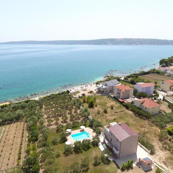 Family friendly apartments with a swimming pool Kastel Stafilic, Kastela - 12627