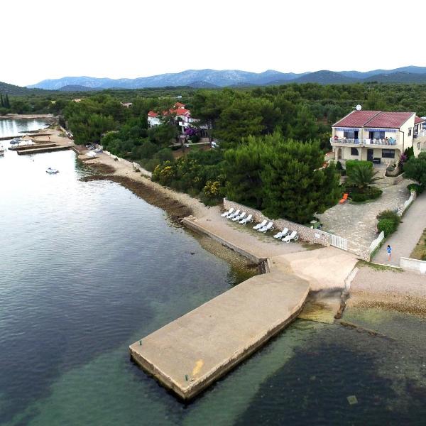 Family friendly seaside apartments Pirovac, Sibenik - 13692
