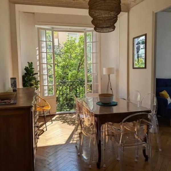 Amazing 2-bedroom apartment in Nice near the beach, hôtel à Nice