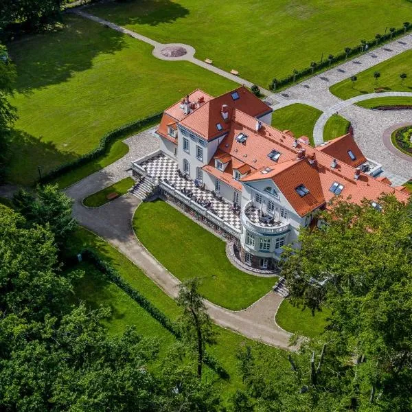 Pałac Łebunia, hotel in Łebunia