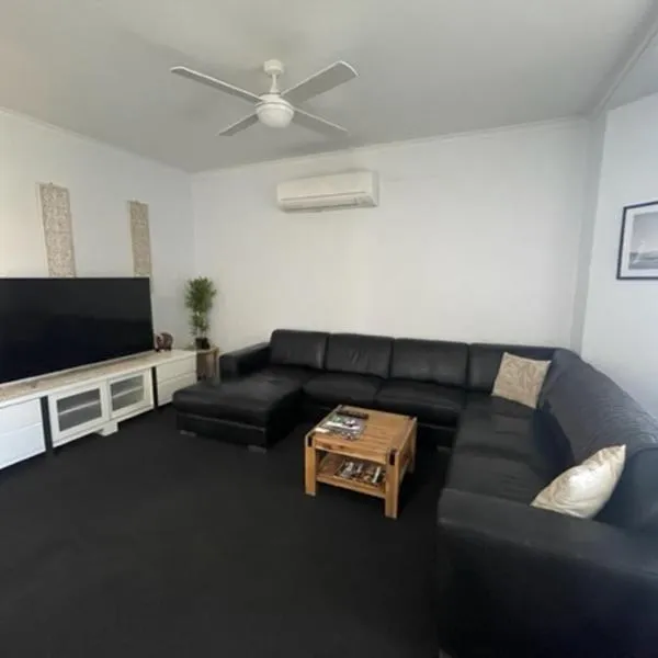 South Hedland 3x1 Comfy and Spacious Accommodation., hotell sihtkohas South Hedland