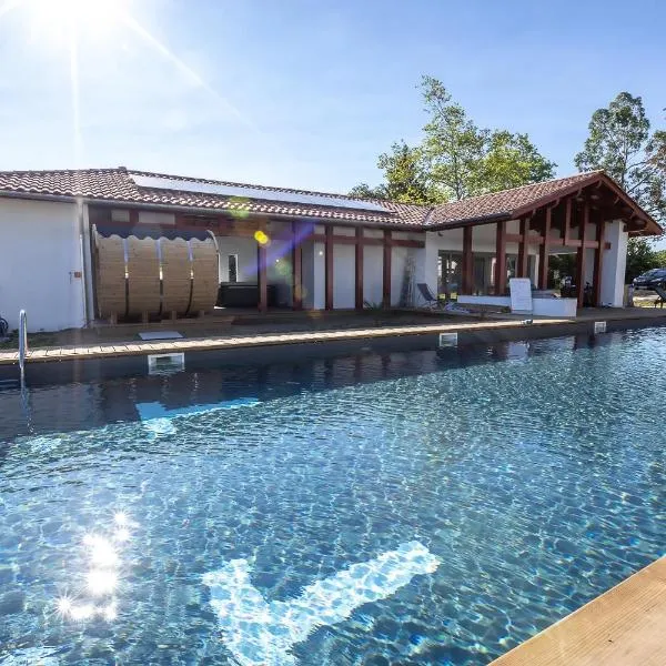 Maison Irriberria, hotel v destinaci Hasparren