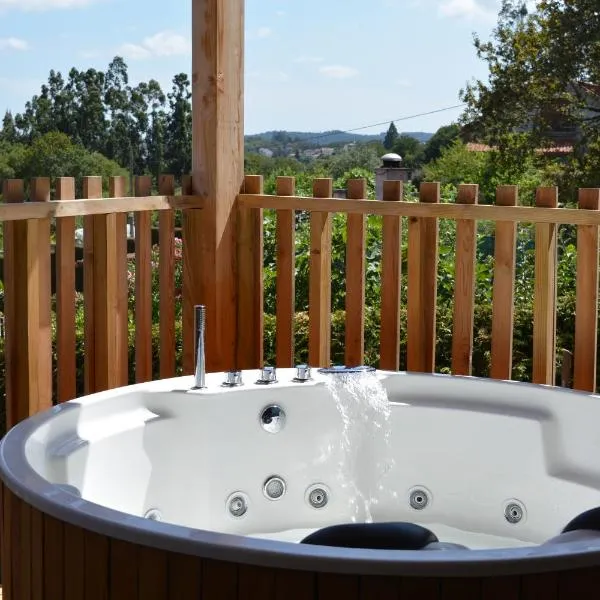 Cabañas Compostela - Cabaña La Catedral con bañera de hidromasaje, Hotel in Santiago de Compostela