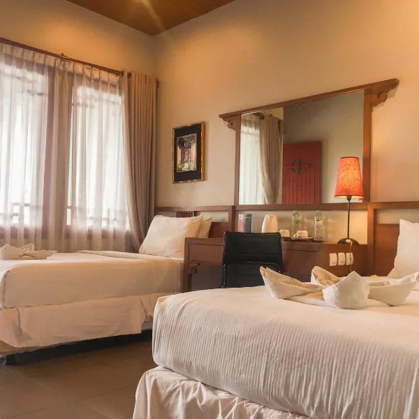 Rumah Stroberi Organic Farm & Family Lodge, hotel in Lembang