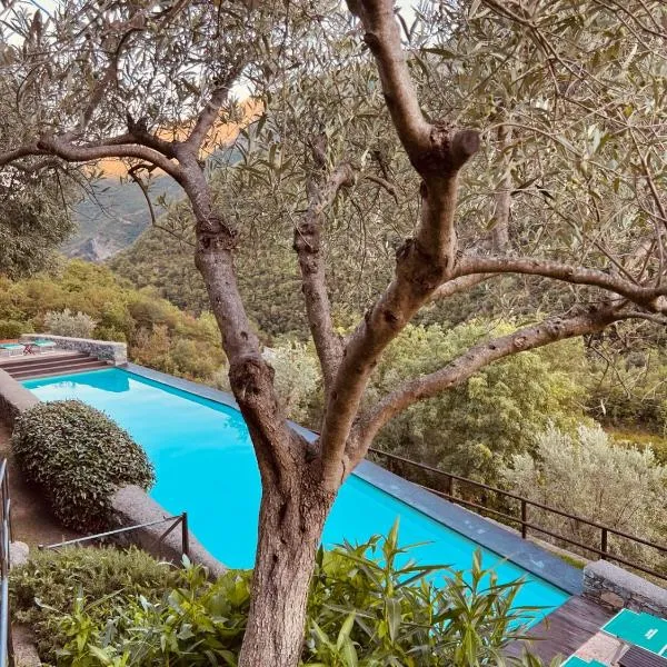 Spacious 2 bedroom condo,位于Colletta的酒店