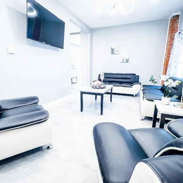 Perfect 6BR Stay Near Niagara Falls & Attractions, hotel in Niagara Falls