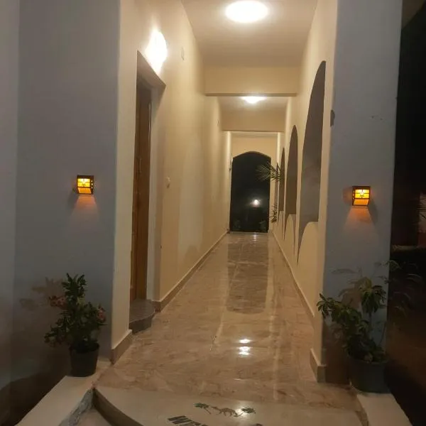 Rahala Safari Hotel, hotel di Qasr Al Farafirah