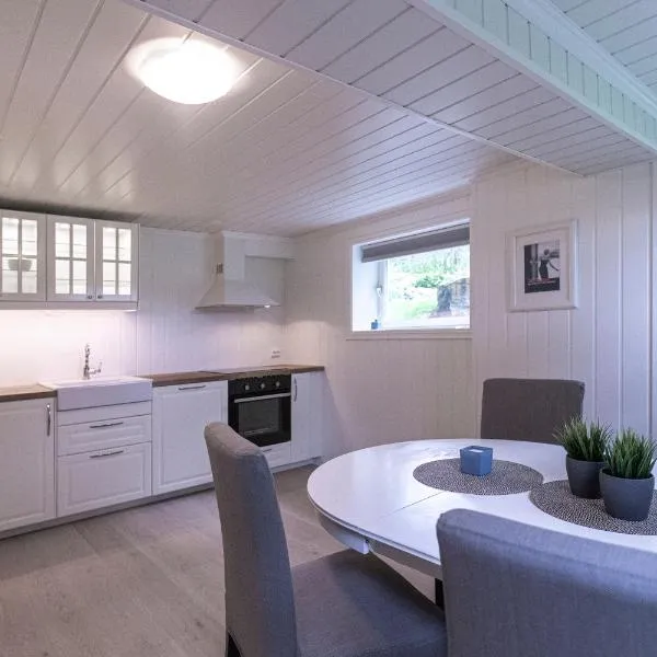 Naturnær leilighet med 1 soverom、サンドネスのホテル