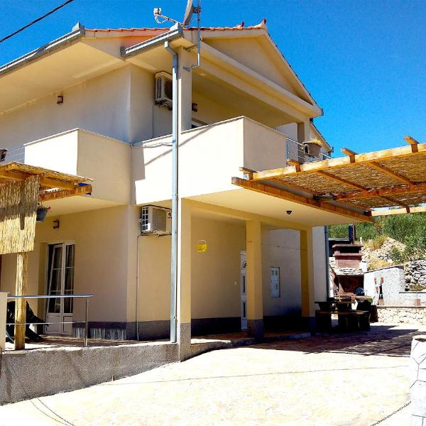 Family friendly house with a swimming pool Slatine, Ciovo - 15149