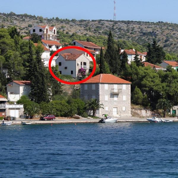Apartments by the sea Milna, Brac - 2962