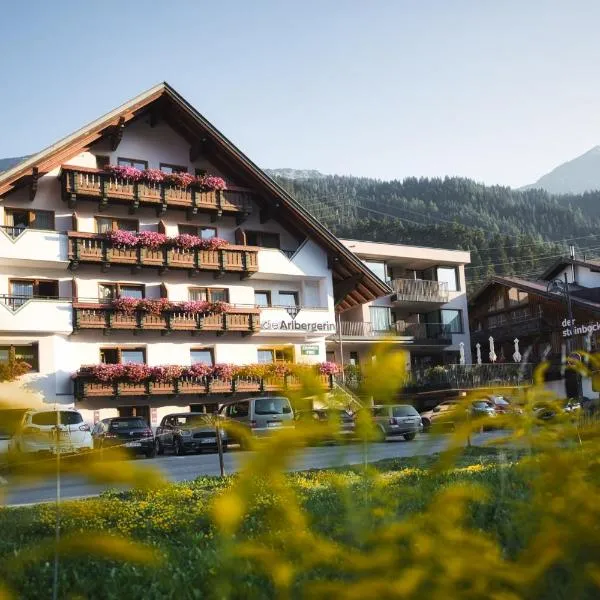 Hotel Die Arlbergerin - Tiroler Gemütlichkeit & Design, hotel in Sankt Anton am Arlberg