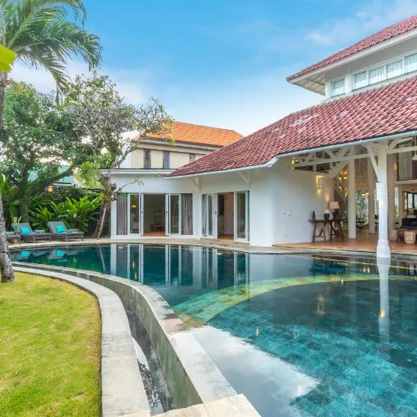 La Villa Oberoi (6 BR), hotel in Seminyak