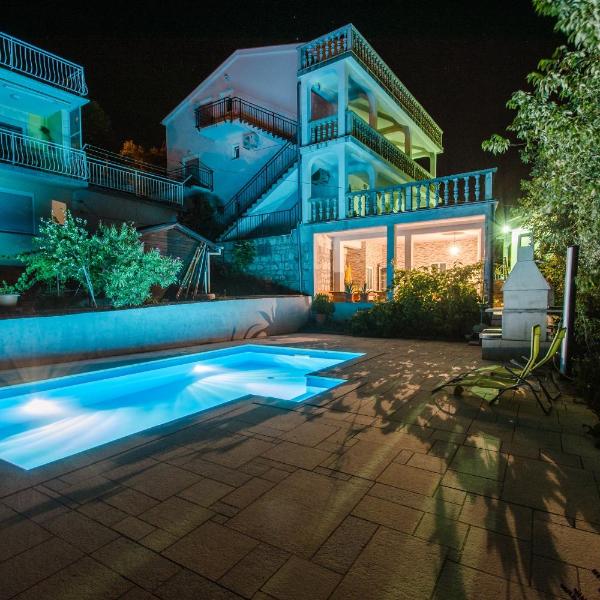 Apartments with a swimming pool Dramalj, Crikvenica - 5551