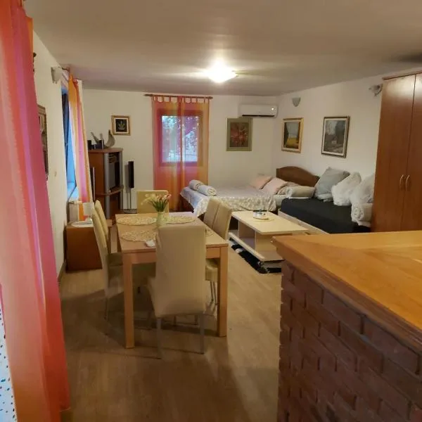 Studio apartman KOTRO – hotel w mieście Beli Manastir